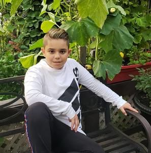 Meet your Posher, Rina